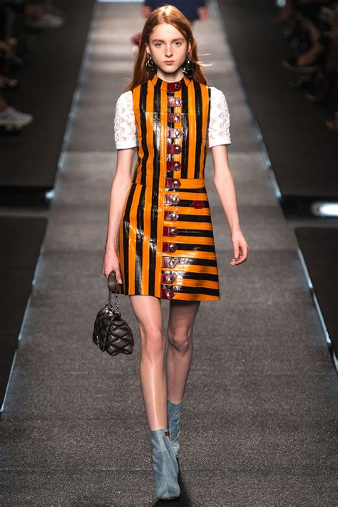 louis vuitton spring 2015|Louis Vuitton RTW Spring 2015 .